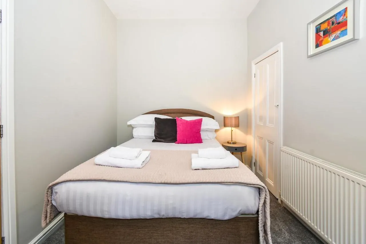 The Cleveland Villa York Holiday home